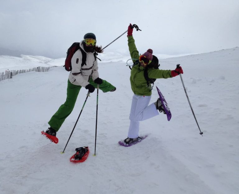 noies saltants excursio raquetes de neu molina masella niu de l'aliga cerdanya amb NaturActiva